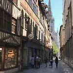De La Cathédrale Hotel 3*