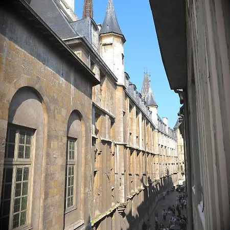De La Cathedrale Готель