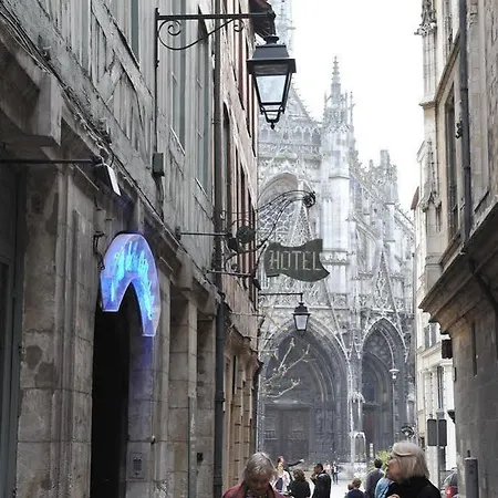 De La Cathedrale 3*