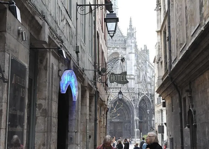 De La Cathédrale 3*