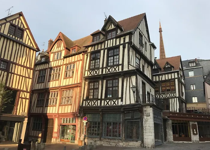 De La Cathédrale Hotel