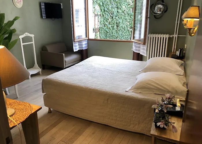 De La Cathédrale Hotel 3*